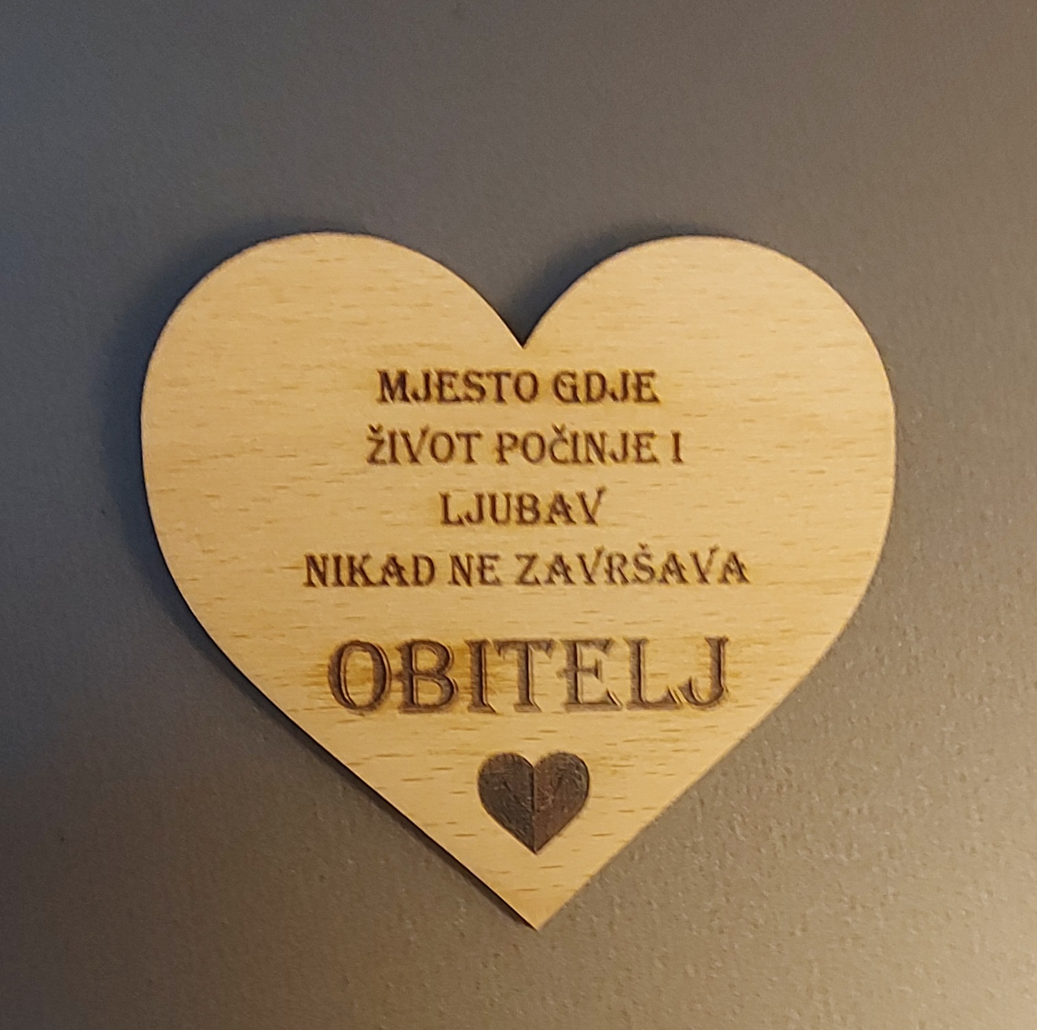 "Jedna rečenica. Jedan osjećaj. Ugravirano zauvijek."